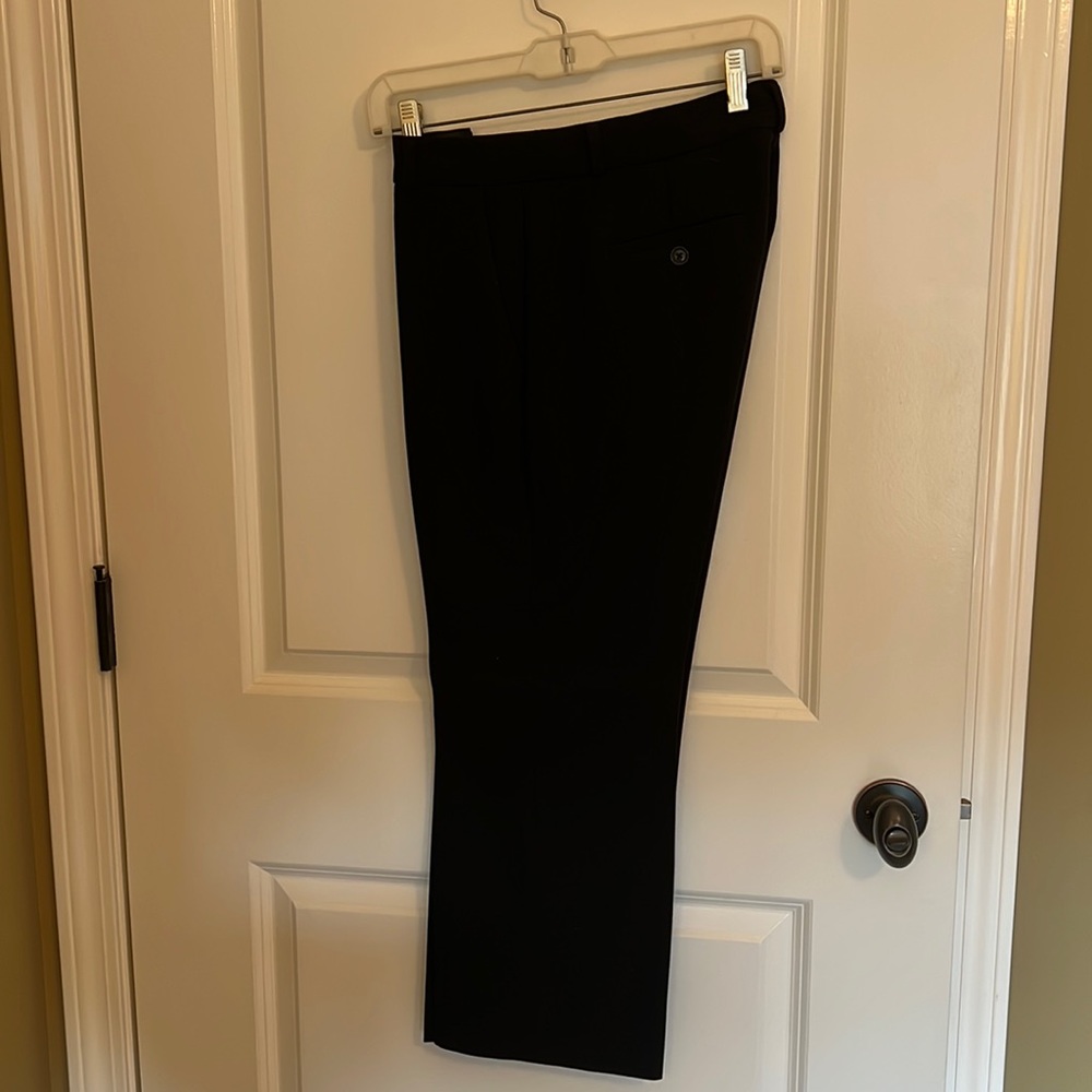 EUC Banana Republic “Logan” straight leg crop pants Black Size 4 Reg